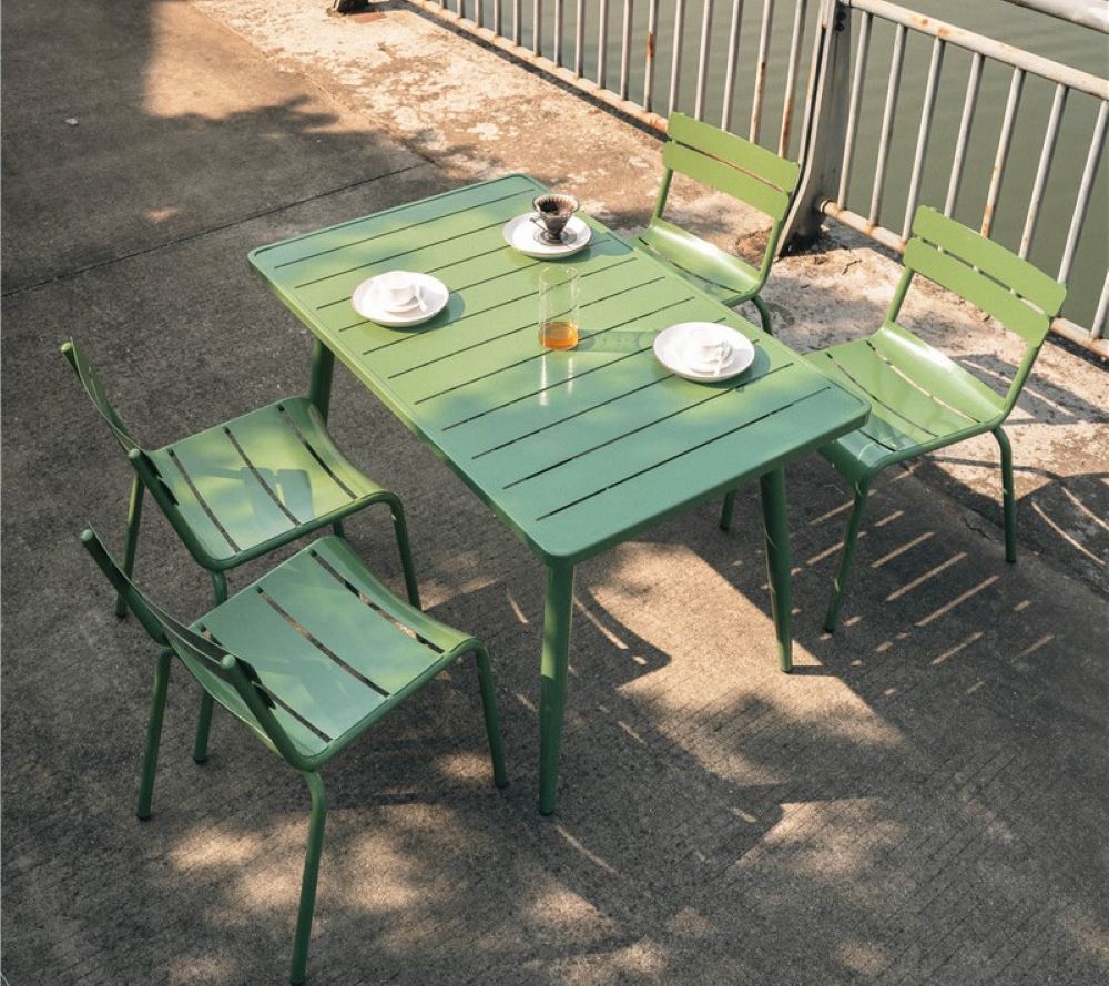 restaurant outdoor table and chair